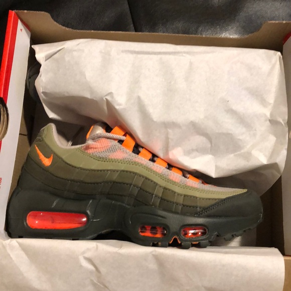 neutral olive air max 95